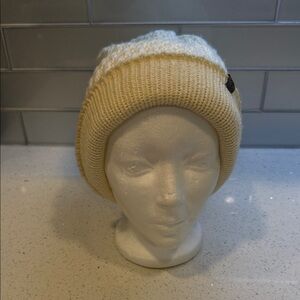 The North Face Cozy Cream Knitted Beanie Hat - Women's Accessory